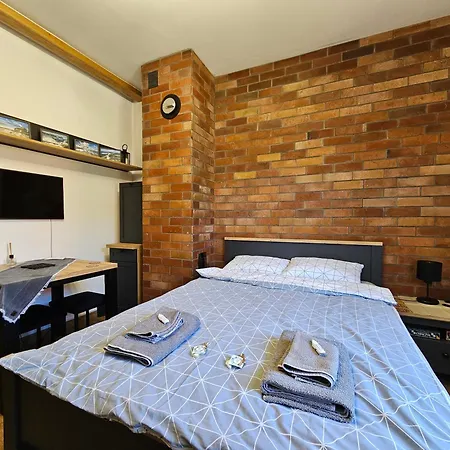 アパート Kuznia ウェバ